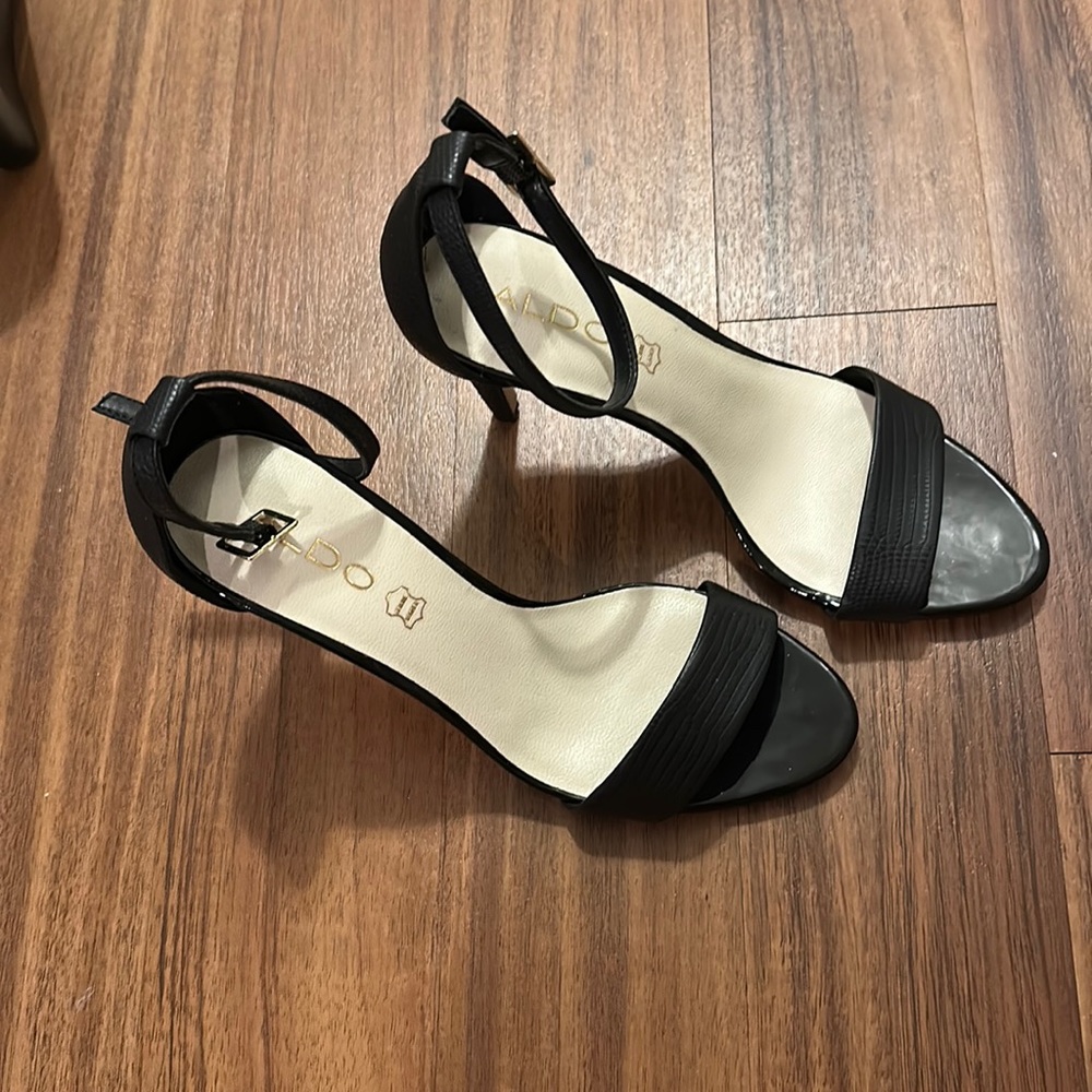 Aldo heels size 8